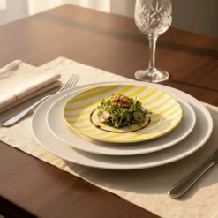 Assiette rayée 