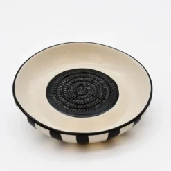Assiette à râper rayée
