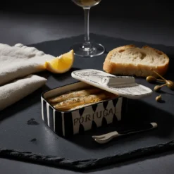 Boite à sardines en céramique rayée - Noir