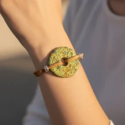 Bracelet en liège à médaillon - Vert