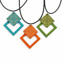 Collier coton et bois 