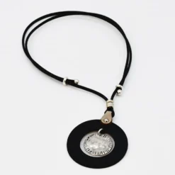 Collier coulissant en liège et métal martelé