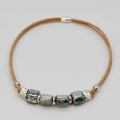 Collier en liège et perles - Gris