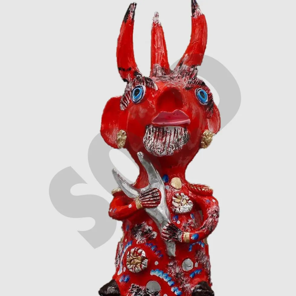 Diabo com três cornos 40 cm - Júlia Côta