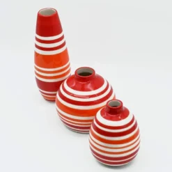 Ensemble de 3 vases rayés rouges