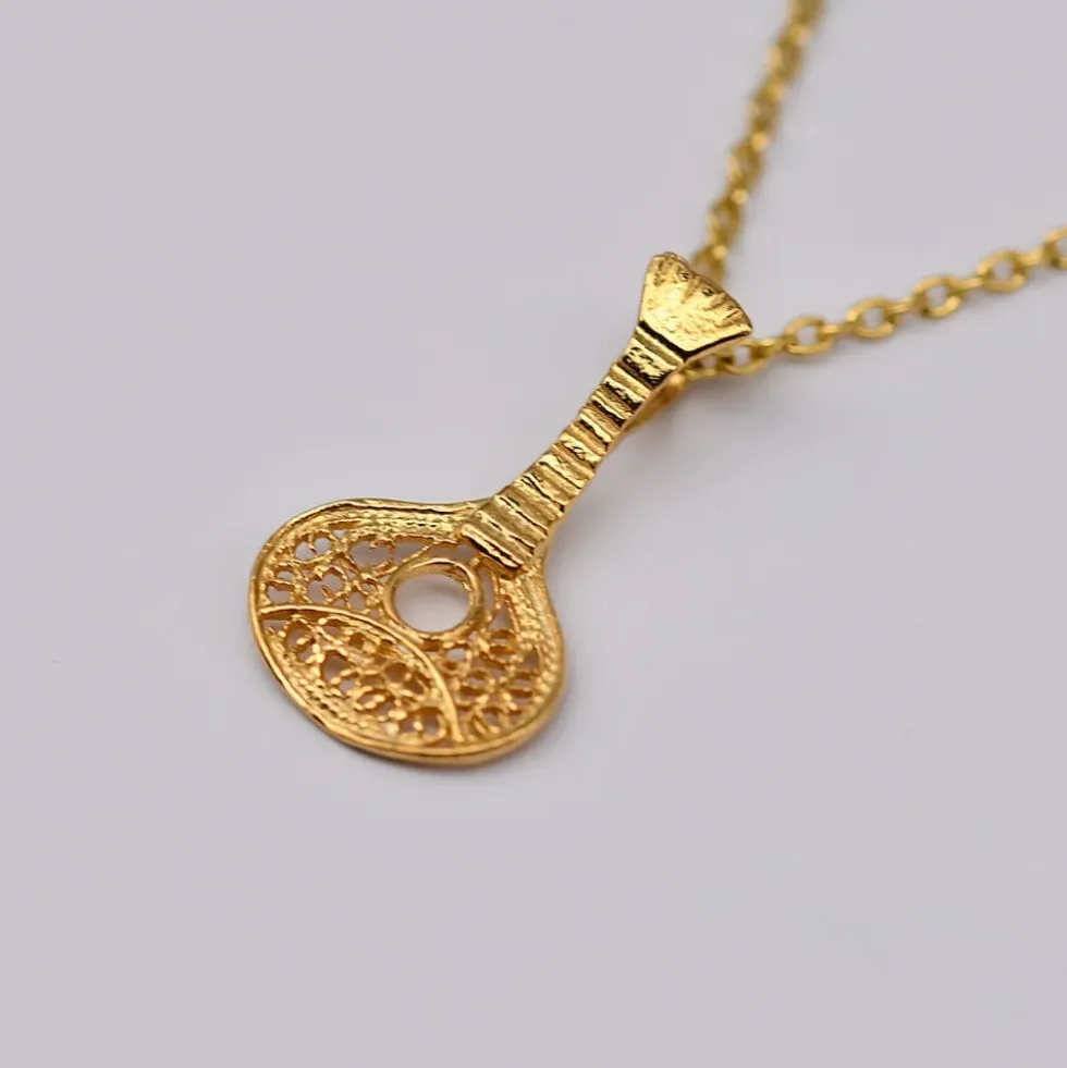Fado I Collier en argent doré