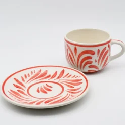 Grande tasse et sous-tasse en céramique