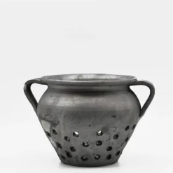 Grille châtaignes en terre cuite noire de Bisalhães