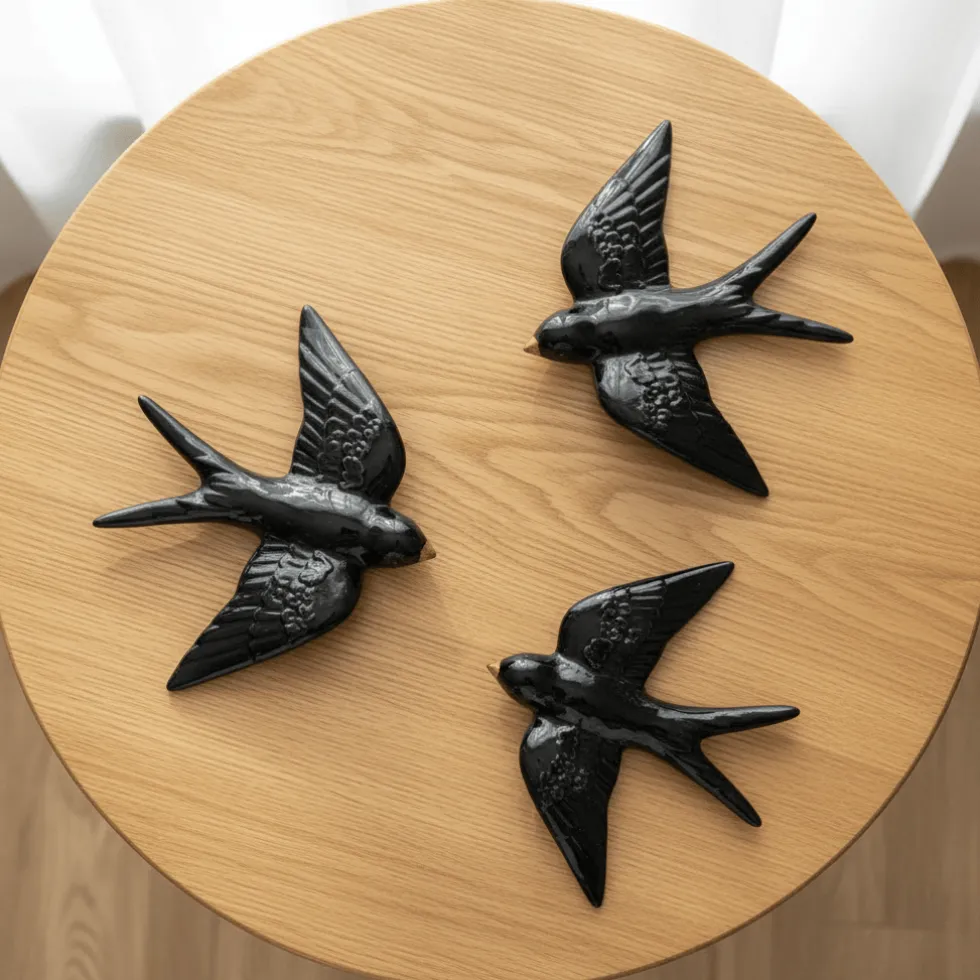 Hirondelle de Caldas da Rainha en céramique noire