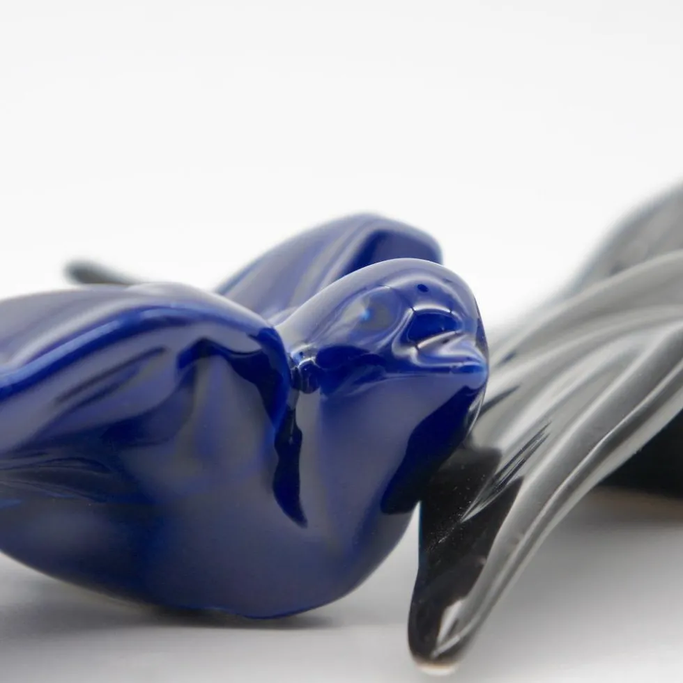 Hirondelle lisse en céramique bleue