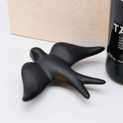 Hirondelle lisse en céramique noire mate