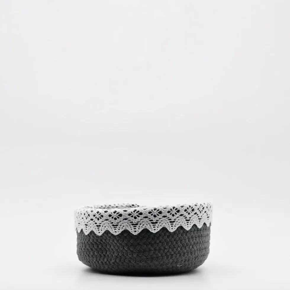 Panier en coton gris à parements brodés