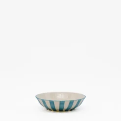 Petite coupe rayée