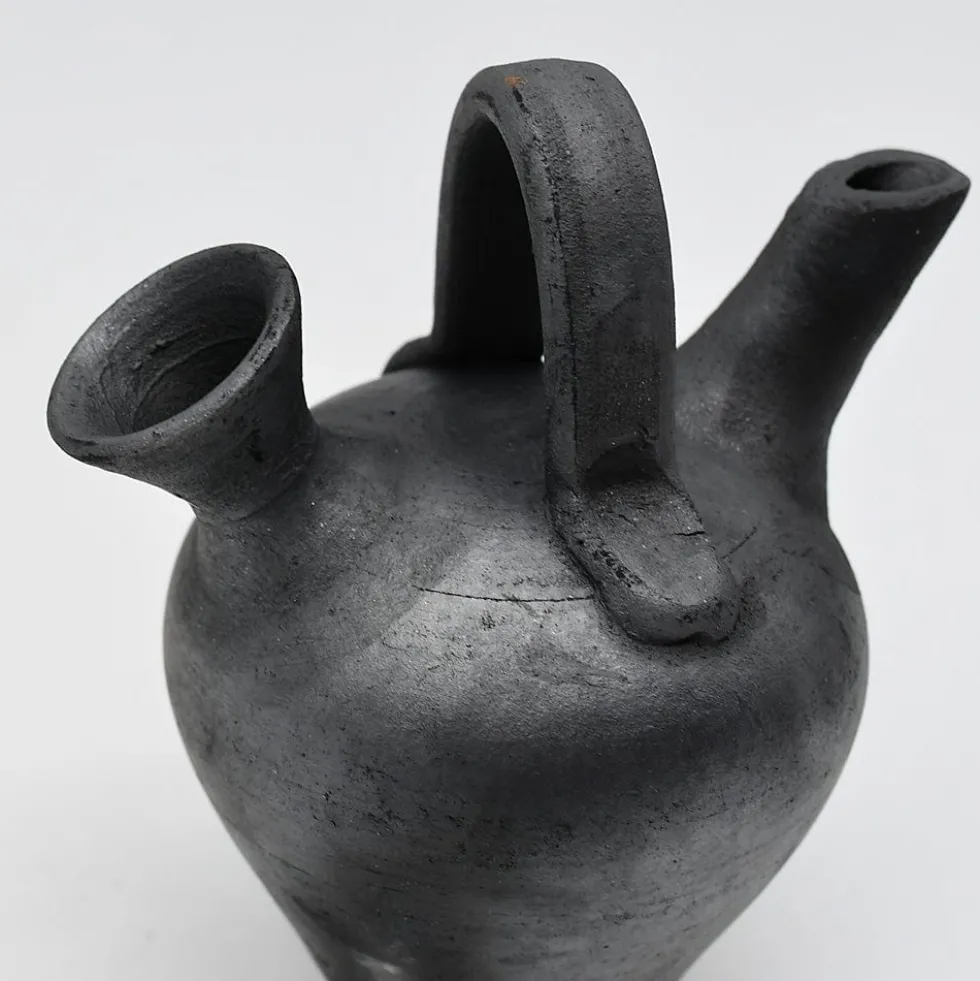 Petite cruche en terre cuite noire de Bisalhães - 13cm