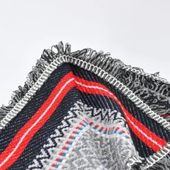 Plaid traditionnel à frange 