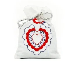 Sachet de lavande en lin brodé "Coração de Viana"