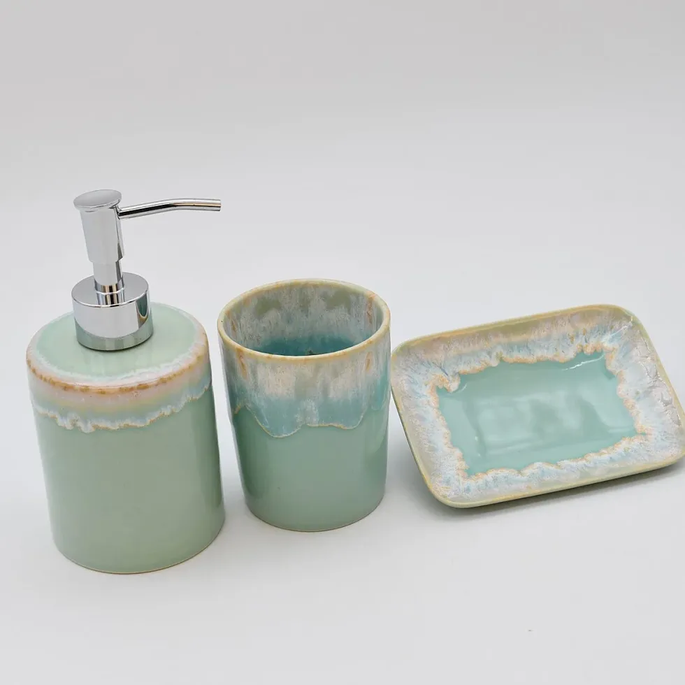 Set de salle de bain en céramique