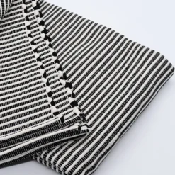 Tapis artisanal rayé Noir & Blanc 200x140