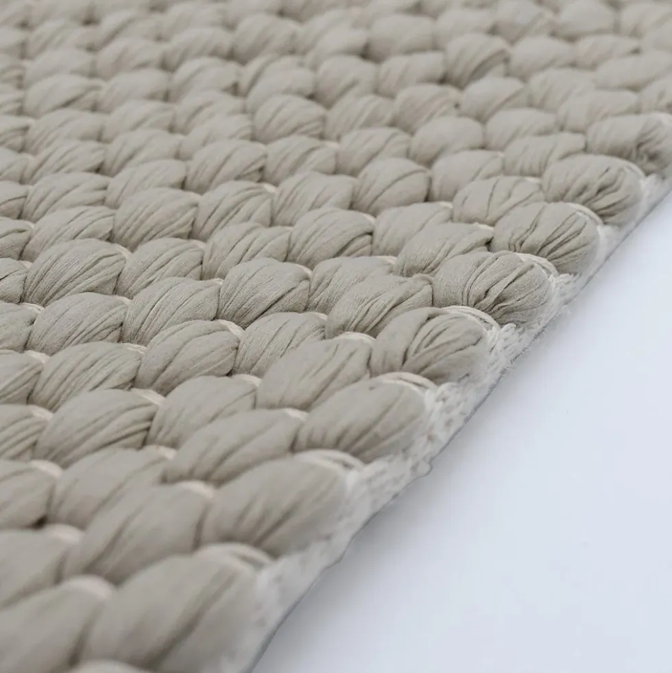 Tapis tressé en fibres recyclées - Beige