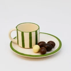 Tasse et sous-tasse rayés 