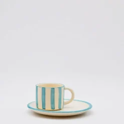 Tasse et sous-tasse rayés