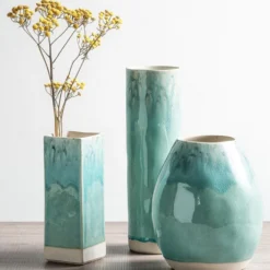 Vase carré en grès